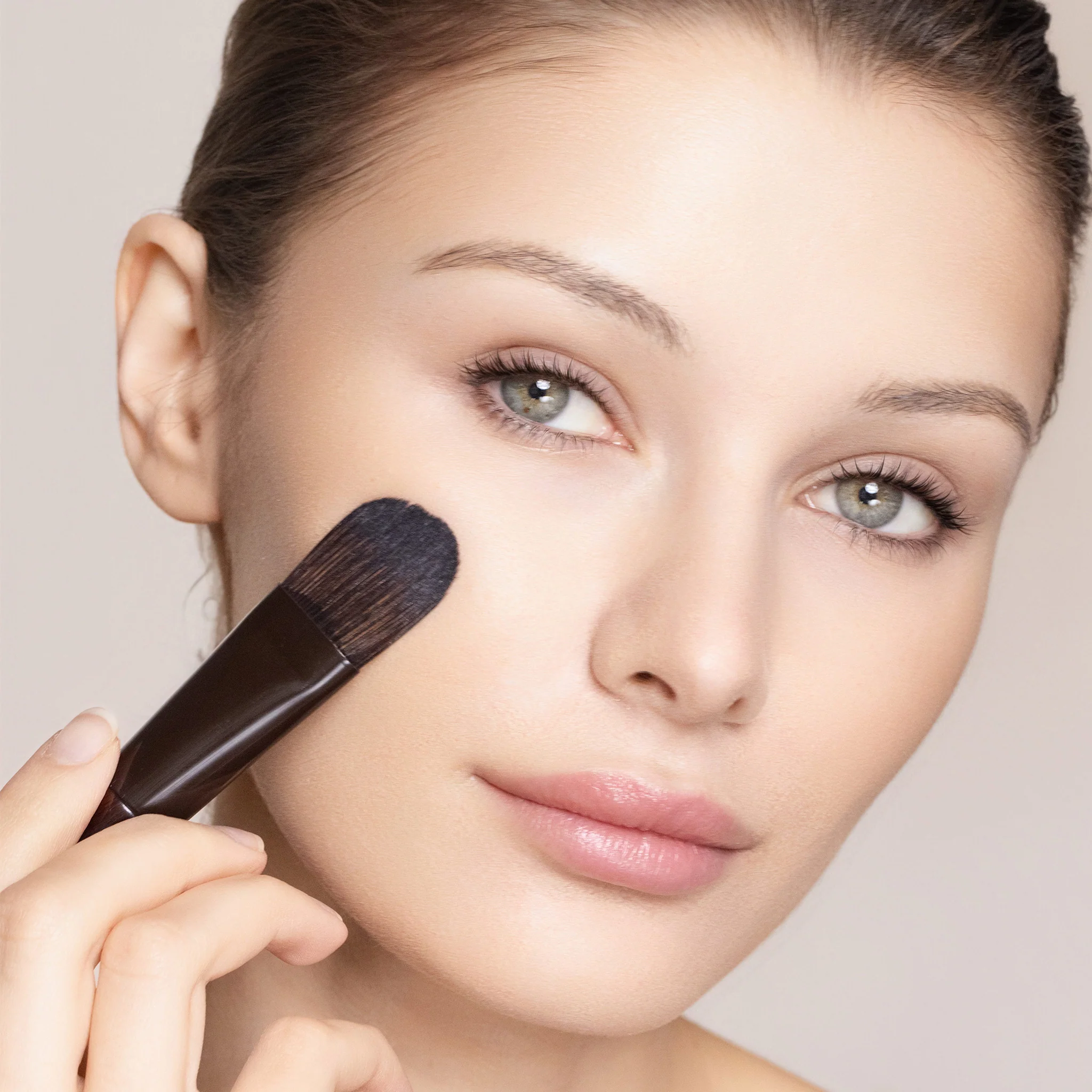 Instant Solutions® Beauty Balm SPF 35 - Image 4